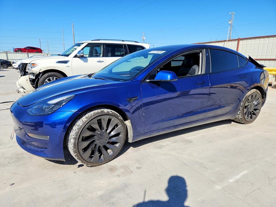 Вид 2023 TESLA MODEL 3, угол 1