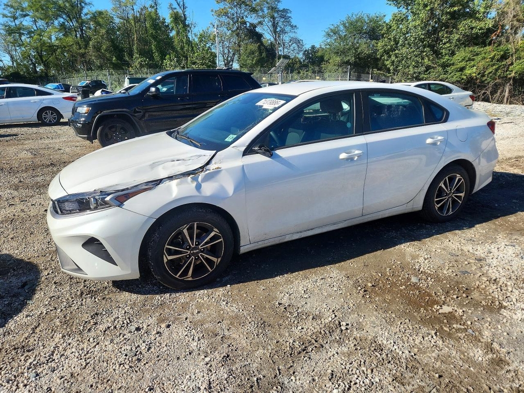 منظر 2024 KIA FORTE LXS، زاوية 1