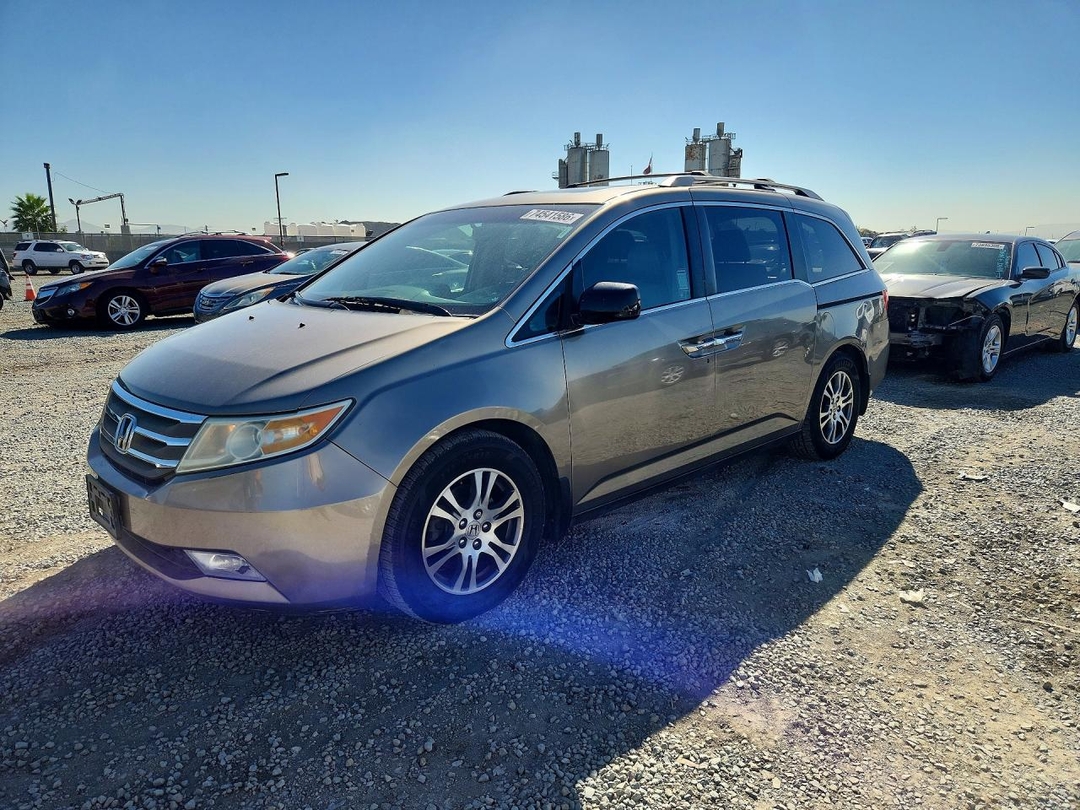 Vue de 2011 HONDA ODYSSEY EXL, angle 1