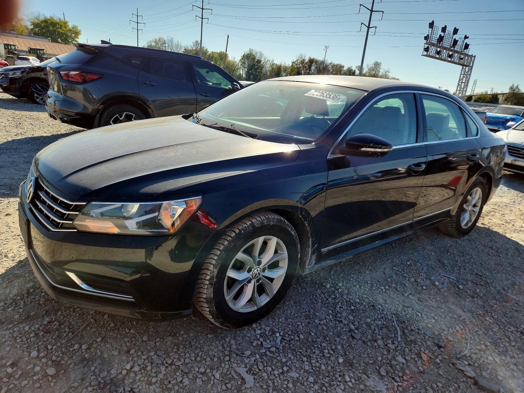 Vue de 2016 VOLKSWAGEN PASSAT S, angle 1