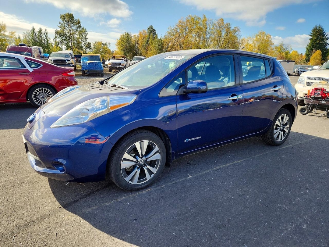 Vista de 2017 NISSAN LEAF SV, ángulo 1
