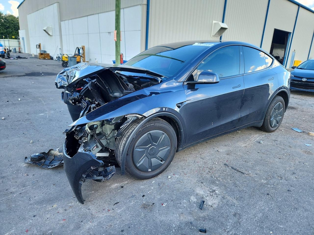 Vue de 2026 TESLA MODEL Y, angle 1
