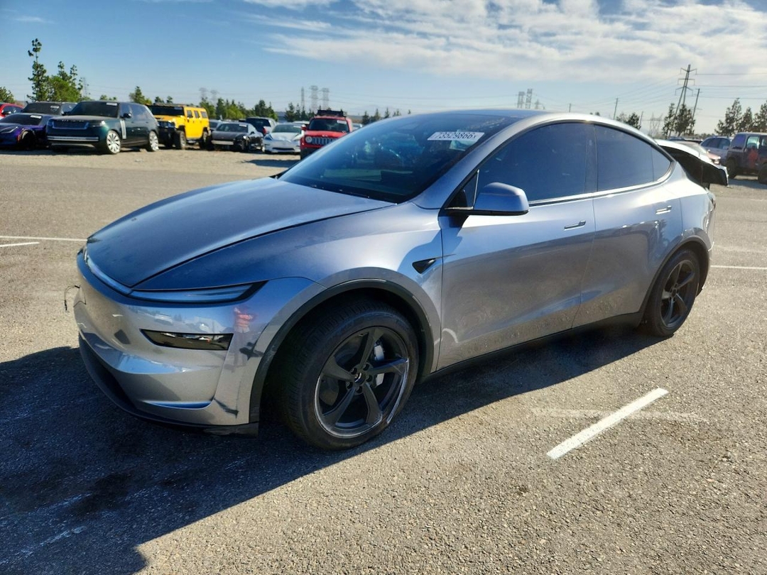 Vue de 2026 TESLA MODEL Y, angle 1