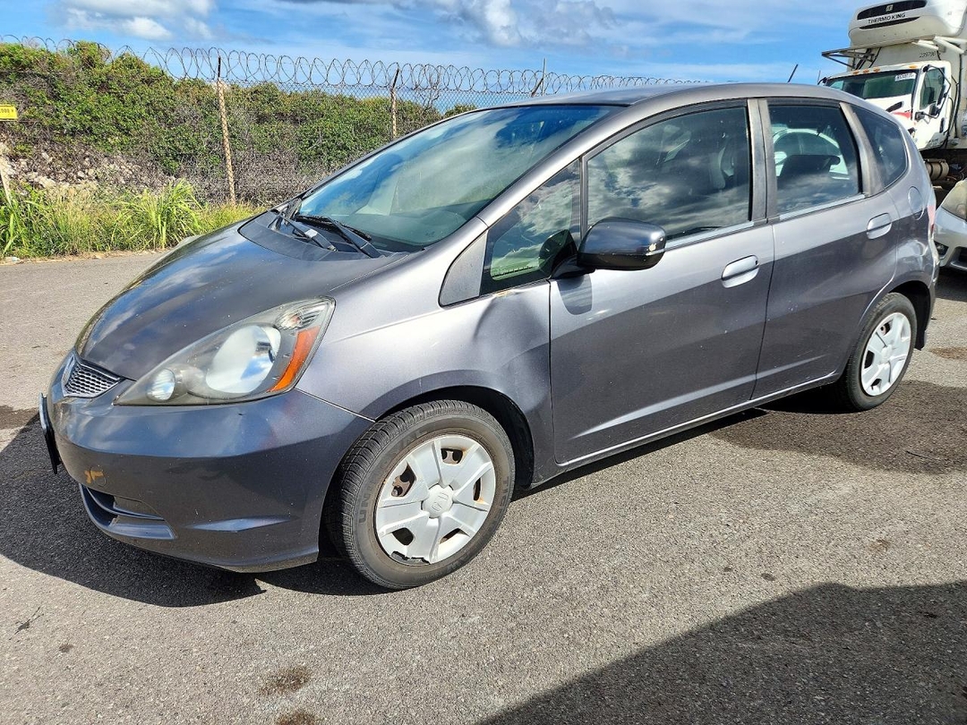 Vue de 2012 HONDA FIT, angle 1