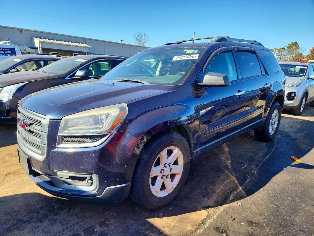 Vue de 2015 GMC ACADIA SLE, angle 1