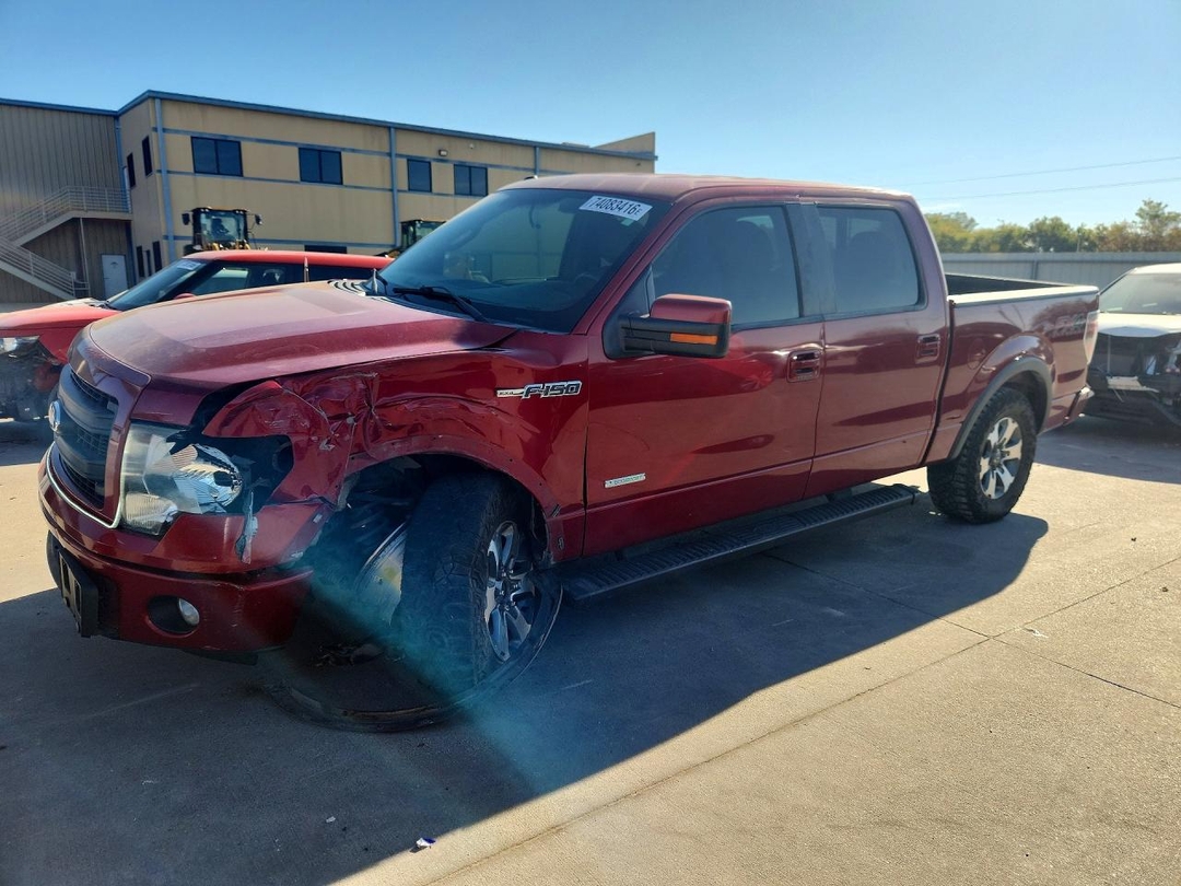 Vue de 2013 FORD F150 SUPERCREW, angle 1