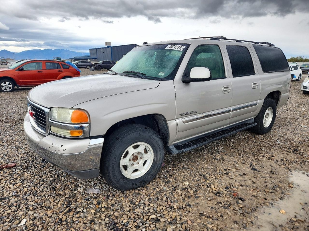 Vue de 2005 GMC YUKON XL K1500, angle 1