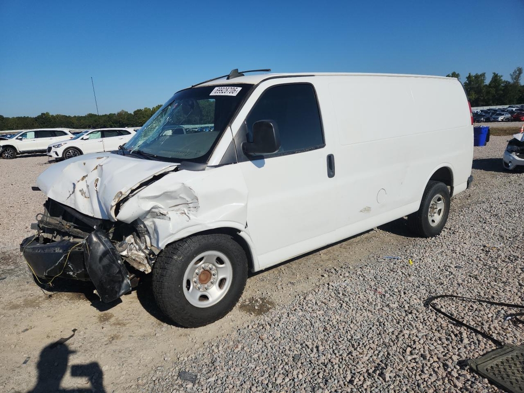 Вид 2019 GMC SAVANA G2500, угол 1