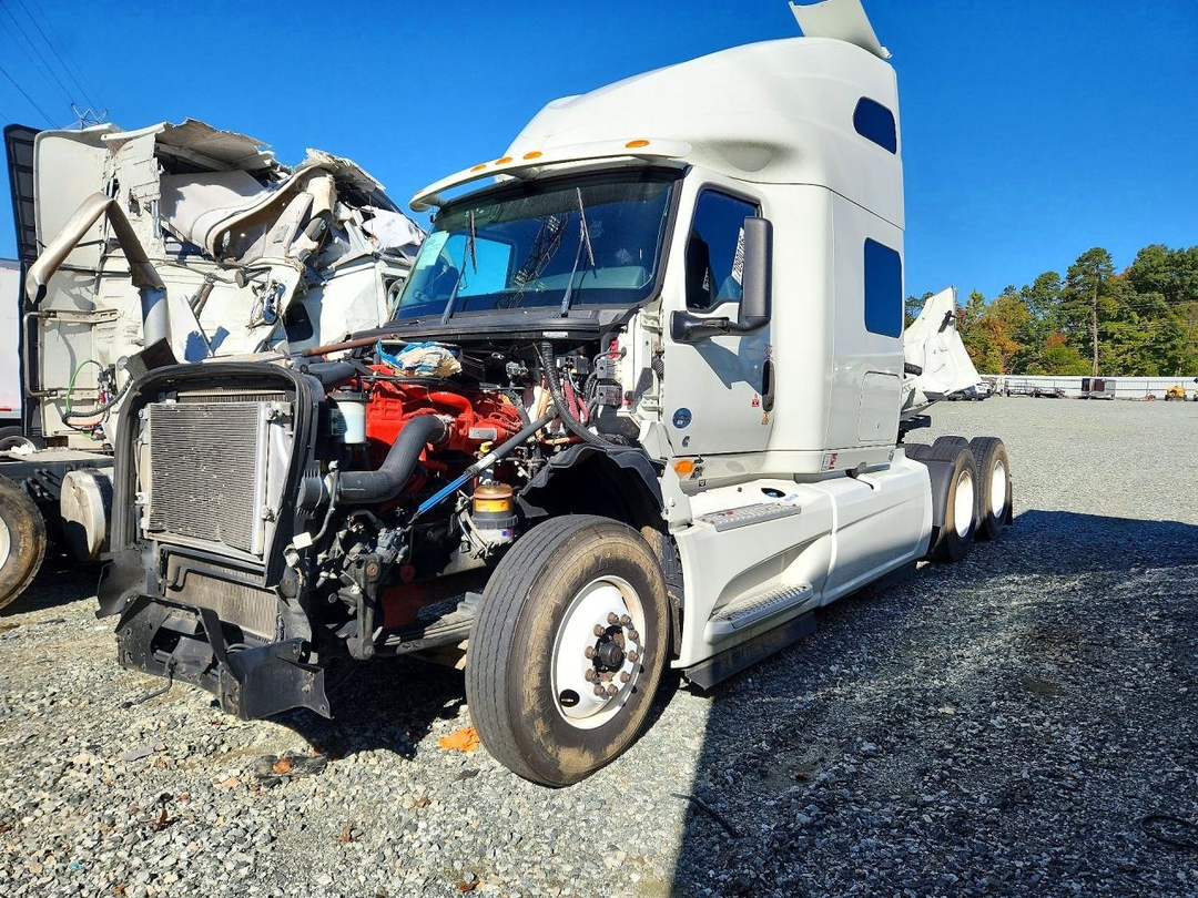 منظر 2020 INTERNATIONAL LT625 SEMI TRUCK، زاوية 1