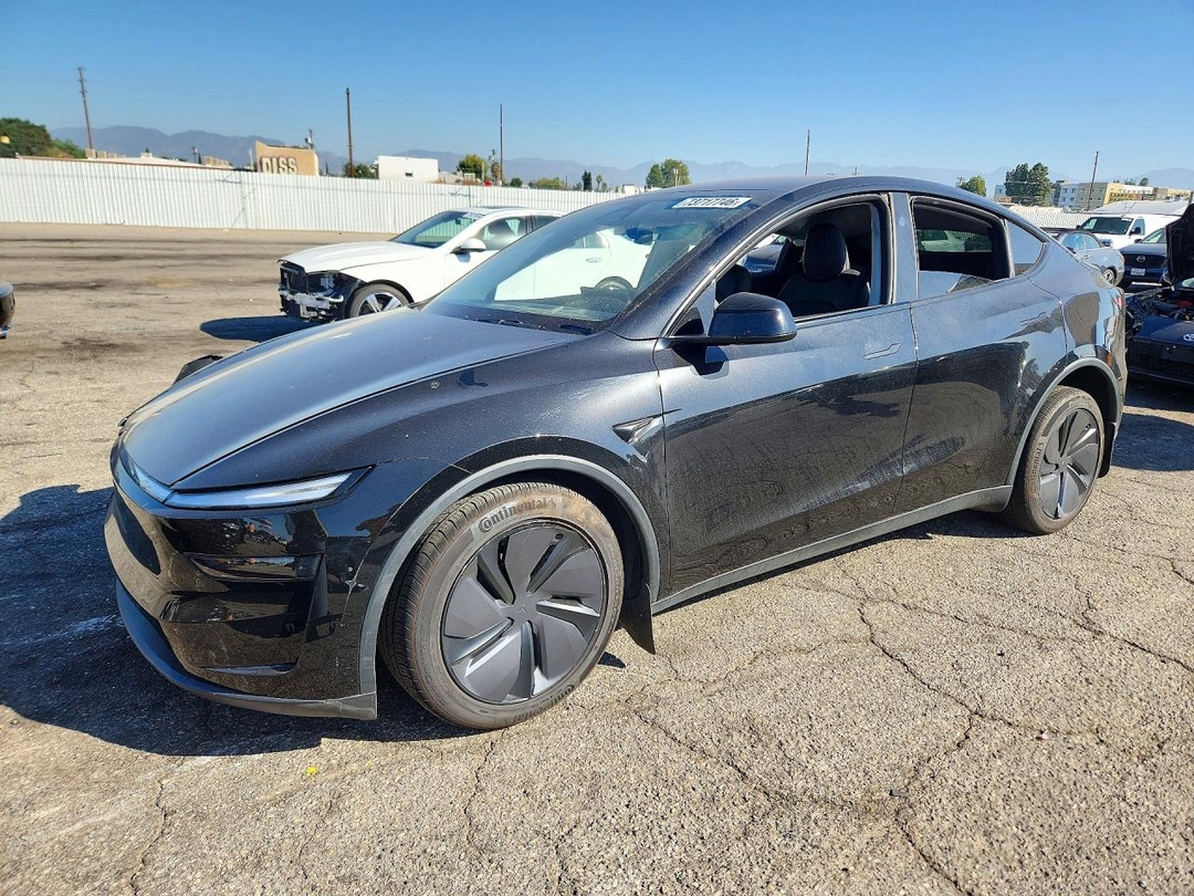 منظر 2026 TESLA MODEL Y، زاوية 1