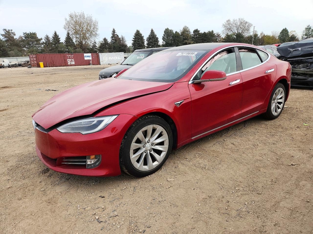 Вид 2017 TESLA MODEL S, угол 1