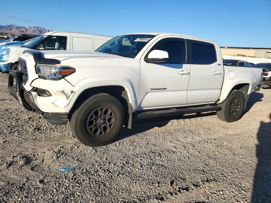 Vedere 2017 TOYOTA TACOMA SR5 V6, unghi 1