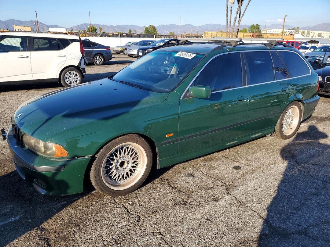 Vue de 2001 BMW 525 IT AUTOMATIC, angle 1