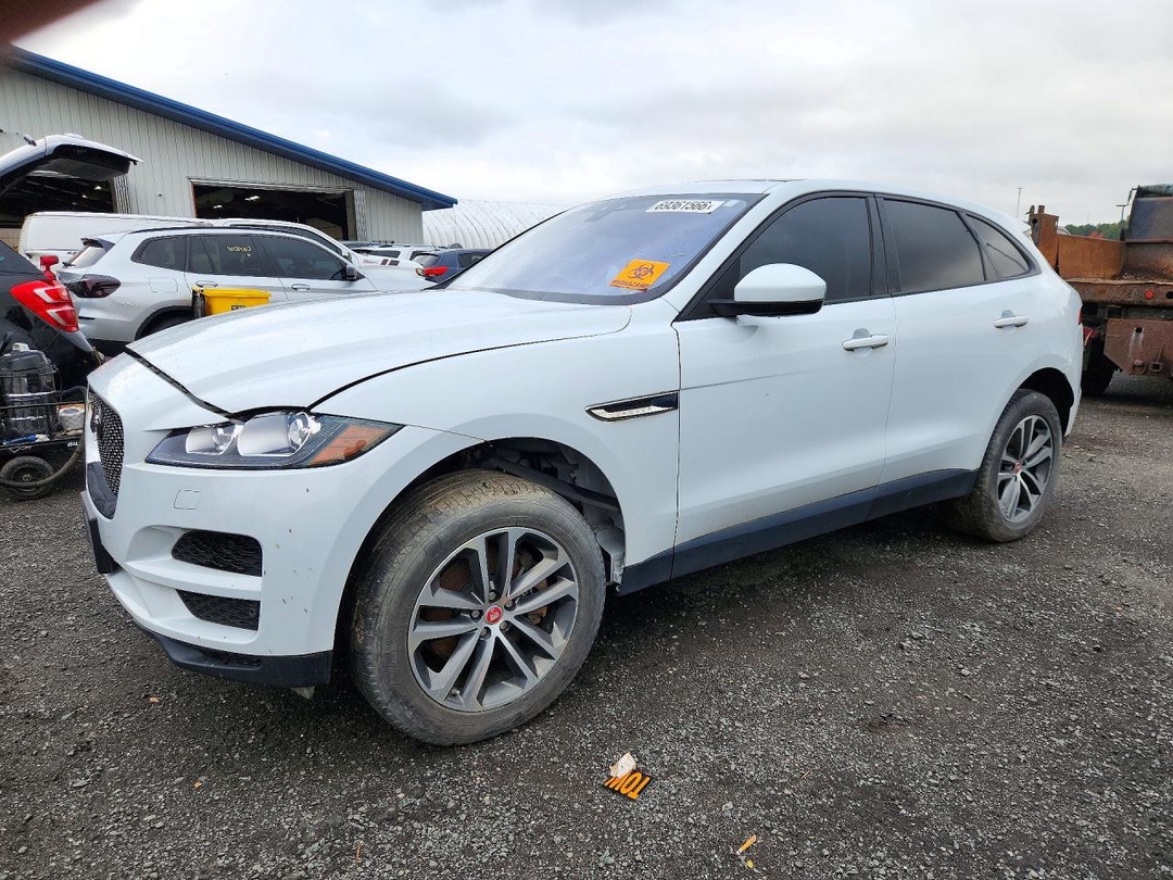 Vue de 2017 JAGUAR F-PACE PREMIUM, angle 1