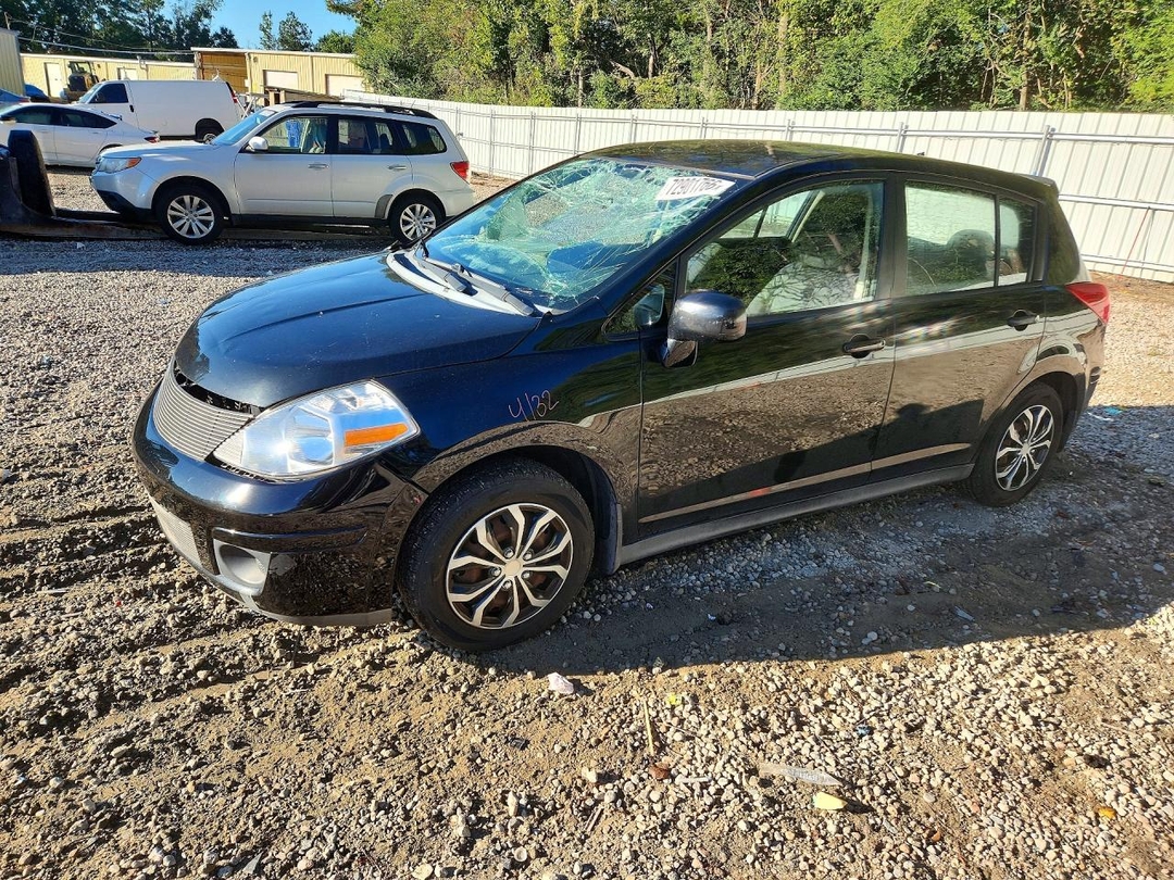 Вид 2007 NISSAN VERSA 1.8 S, угол 1