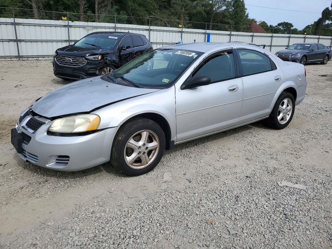 Vue de 2005 DODGE STRATUS SXT, angle 1