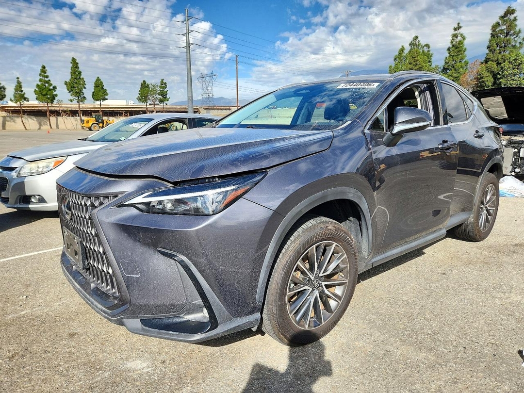 Vue de 2022 LEXUS NX 350H, angle 1