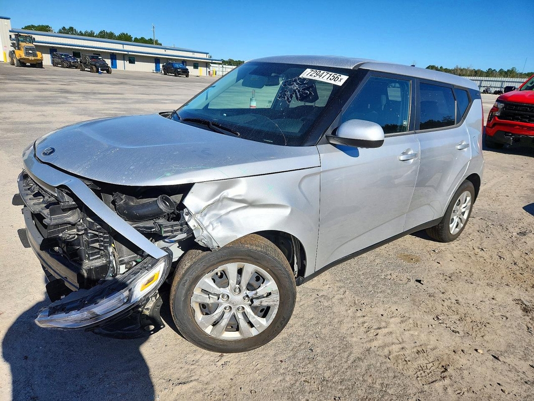 Vue de 2021 KIA SOUL LX, angle 1