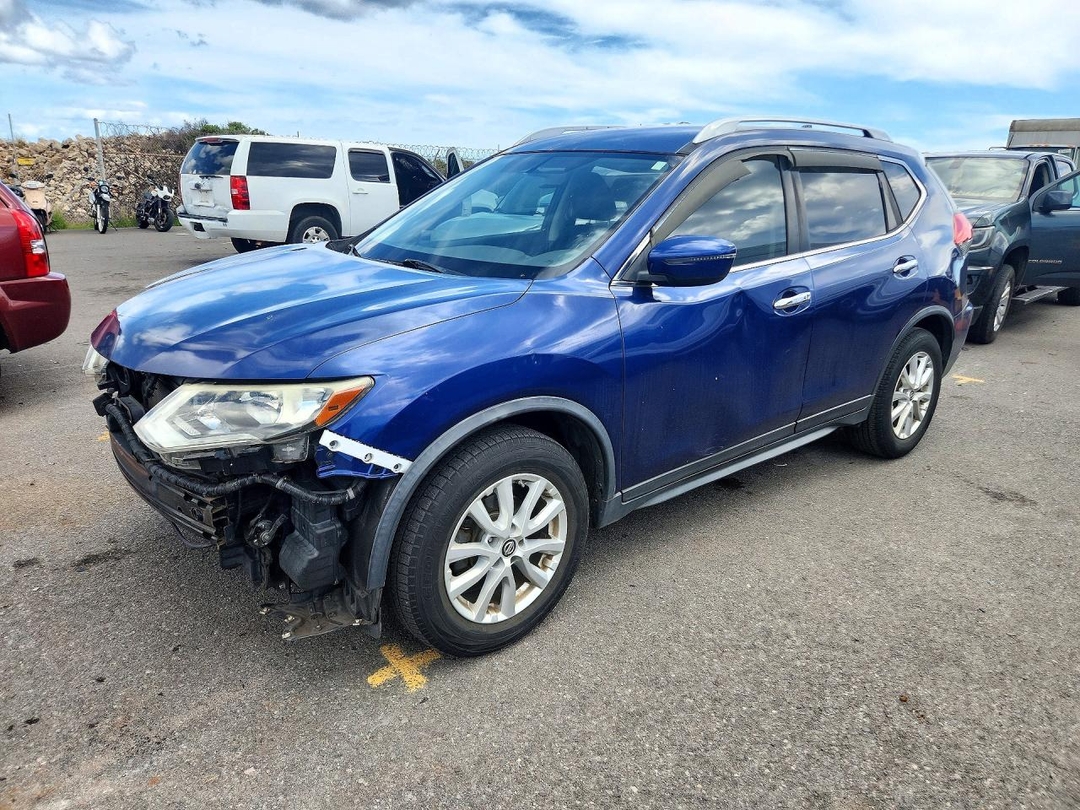 منظر 2017 NISSAN ROGUE SV، زاوية 1