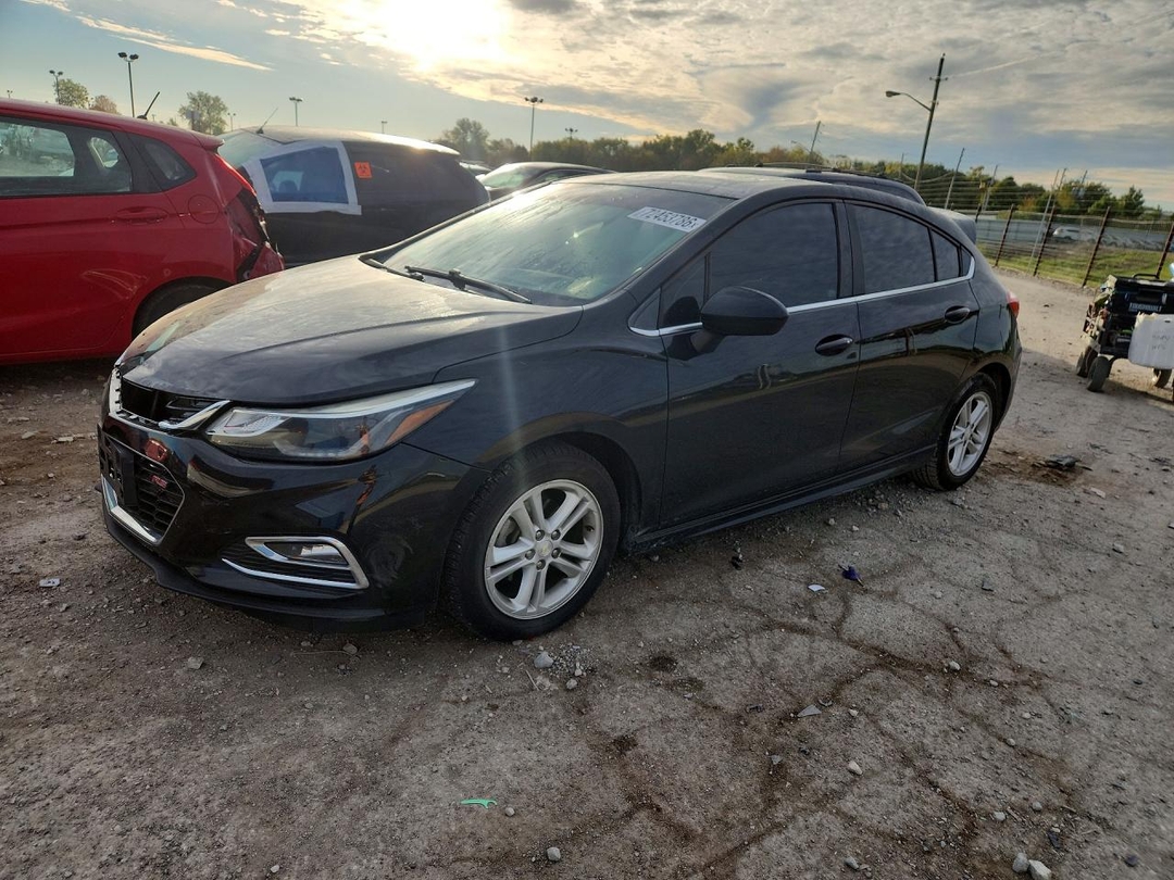 منظر 2017 CHEVROLET CRUZE LT، زاوية 1