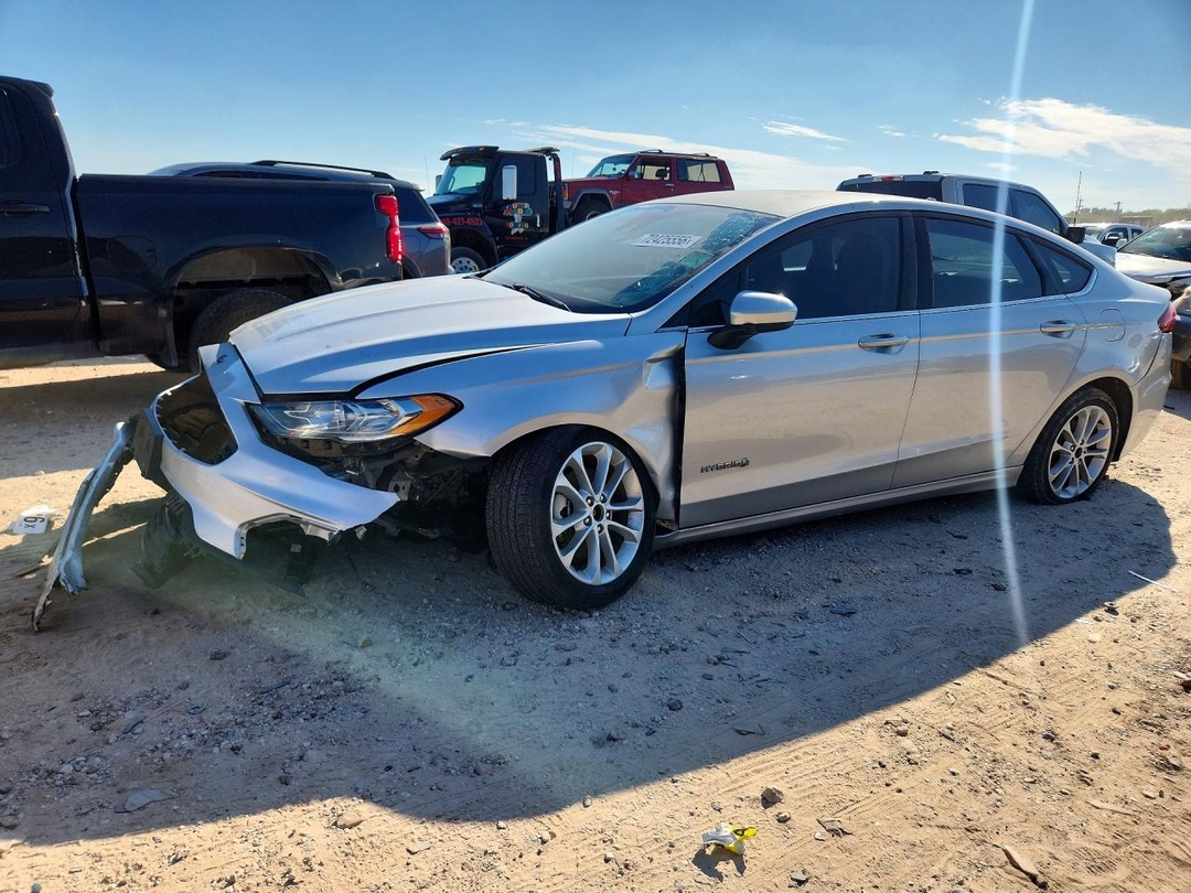 Вид 2019 FORD FUSION SE, угол 1