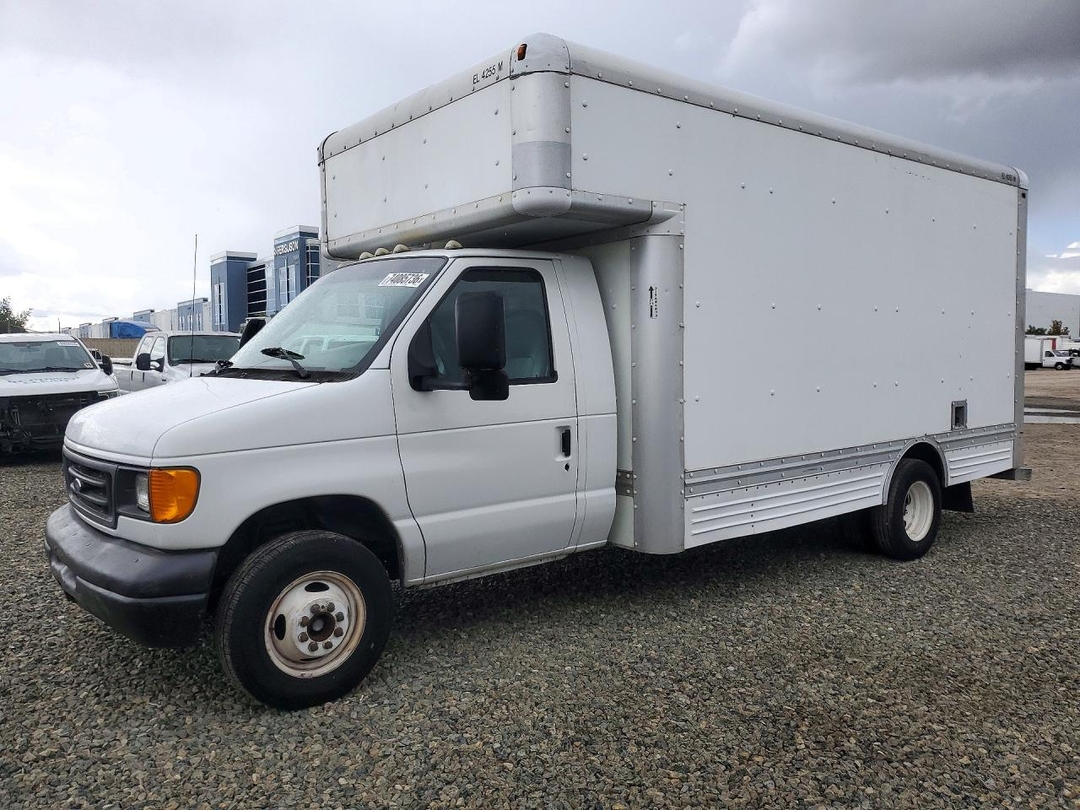 منظر 2007 FORD ECONOLINE E450 SUPER DUTY CUTAWAY VAN، زاوية 1
