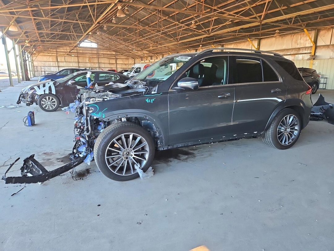 Вид 2026 MERCEDES-BENZ GLE 350, угол 1