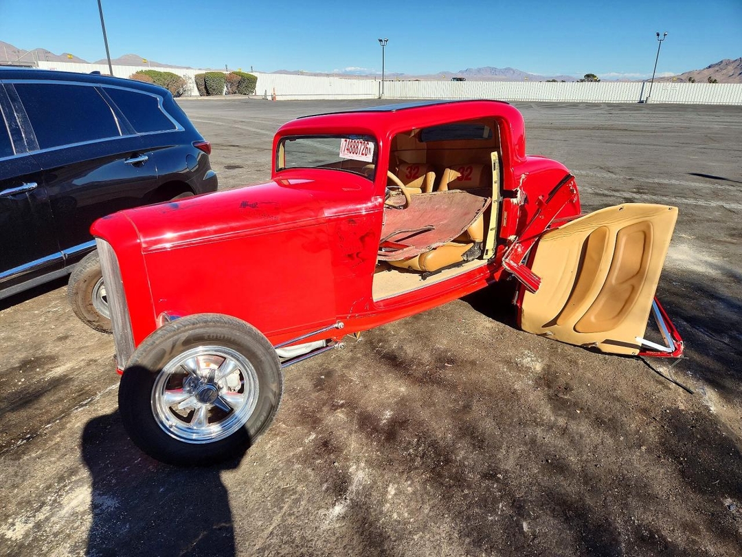 Vue de 1932 FORD COUPE, angle 1