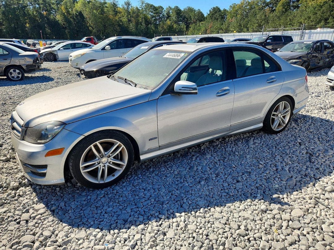 Vista de 2012 MERCEDES-BENZ C 250, ángulo 1