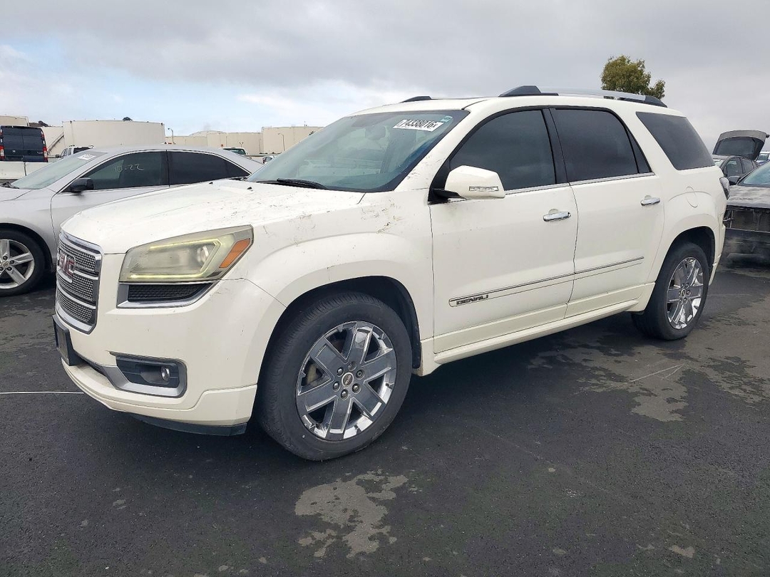 Vue de 2013 GMC ACADIA DENALI, angle 1