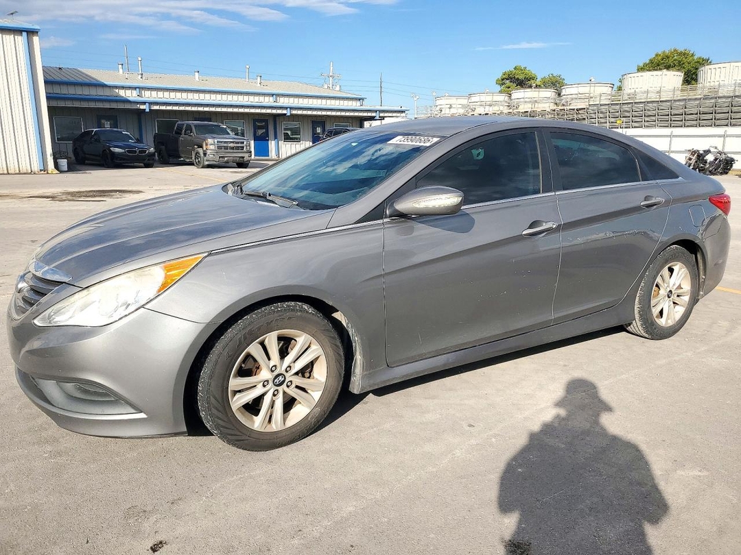 Vue de 2014 HYUNDAI SONATA GLS, angle 1