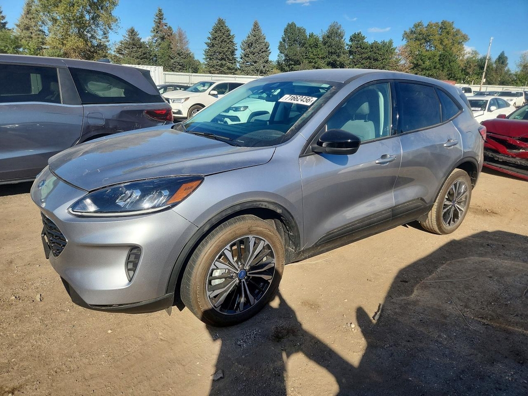 Вид 2021 FORD ESCAPE SE, угол 1