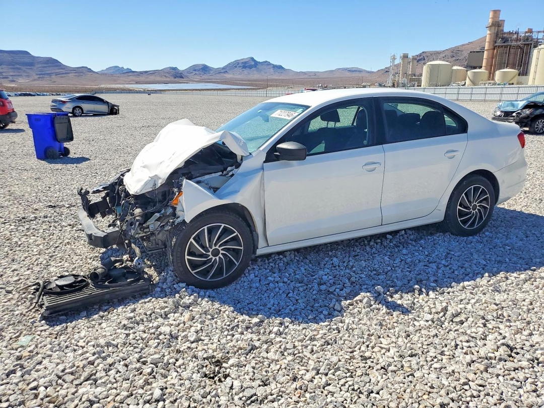 Vista de 2013 VOLKSWAGEN JETTA BASE, ángulo 1
