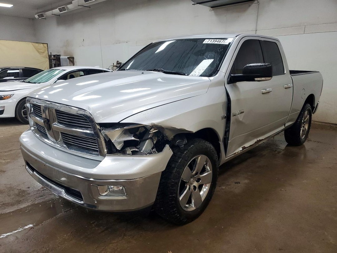 منظر 2010 DODGE RAM 1500، زاوية 1
