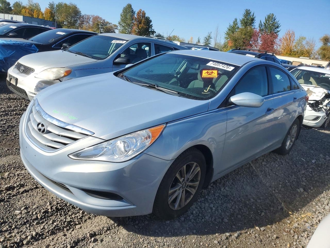 Vue de 2012 HYUNDAI SONATA GLS, angle 1
