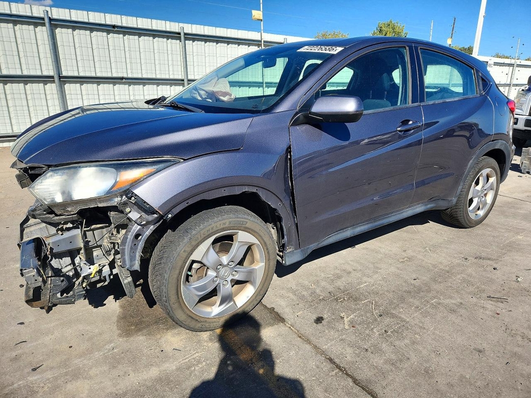 منظر 2017 HONDA HR-V LX، زاوية 1