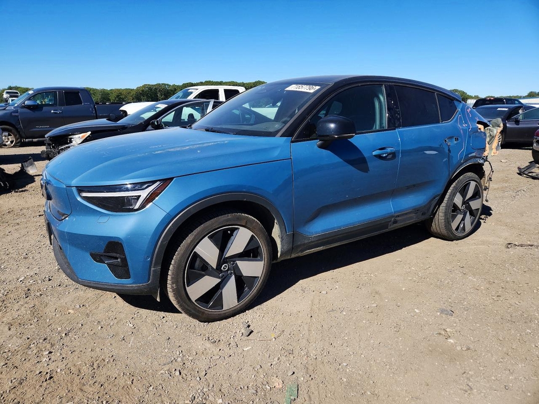 Vista de 2022 VOLVO C40 P8 RECHARGE ULTIMATE, ángulo 1