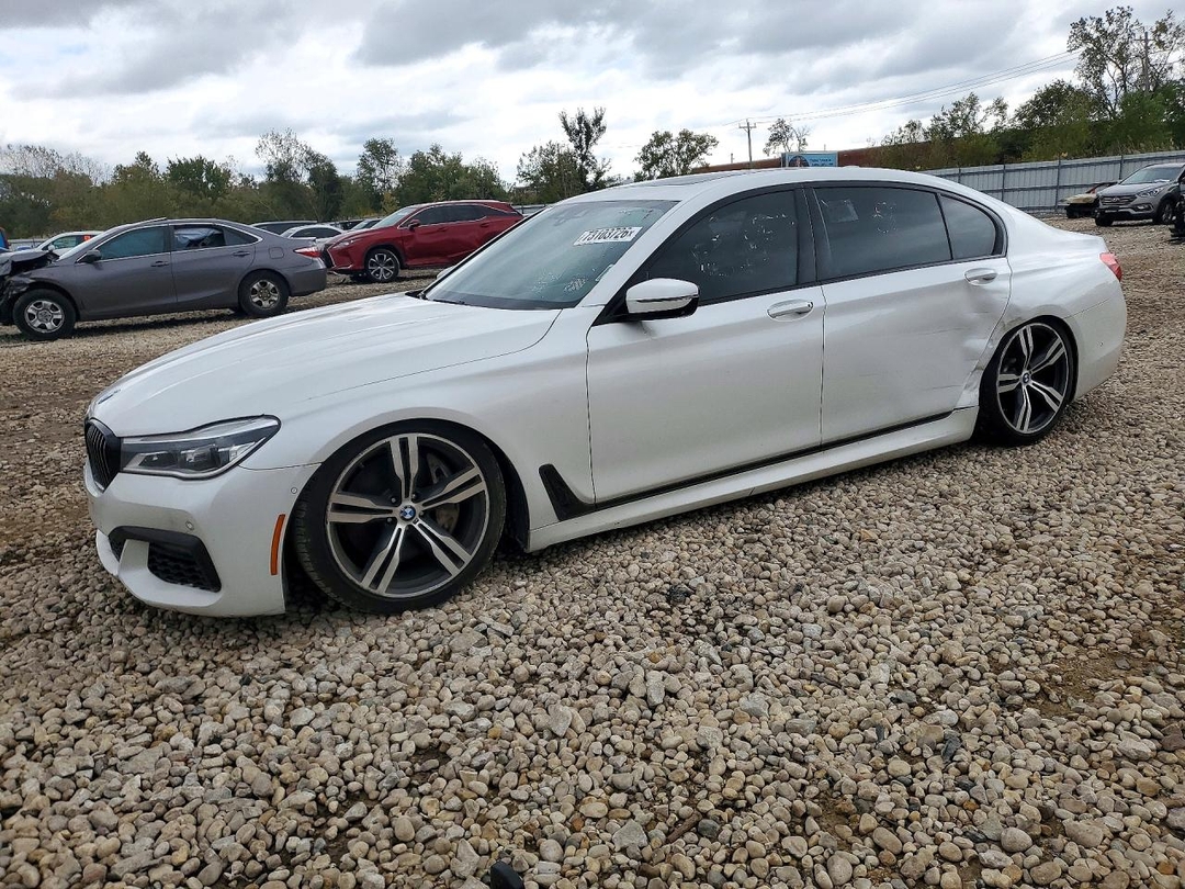 منظر 2019 BMW 750 I، زاوية 1