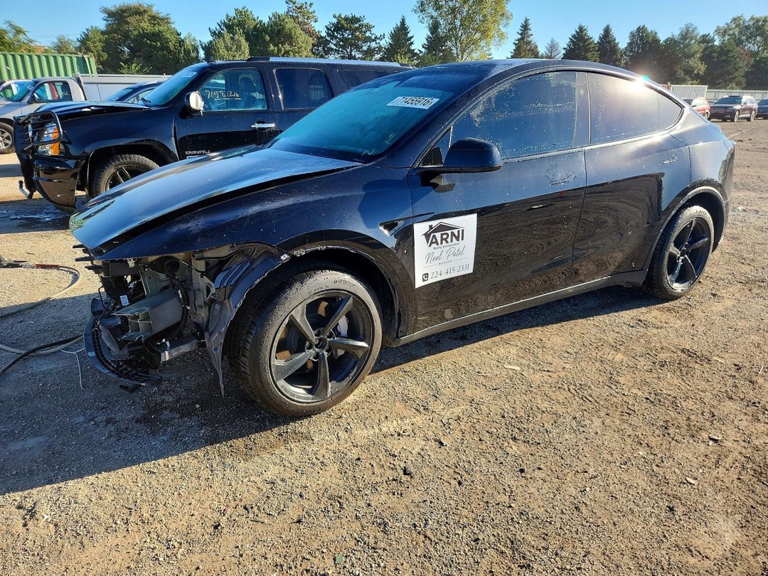 منظر 2026 TESLA MODEL Y، زاوية 1