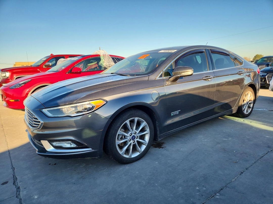 Vista de 2017 FORD FUSION TITANIUM PHEV, ángulo 1
