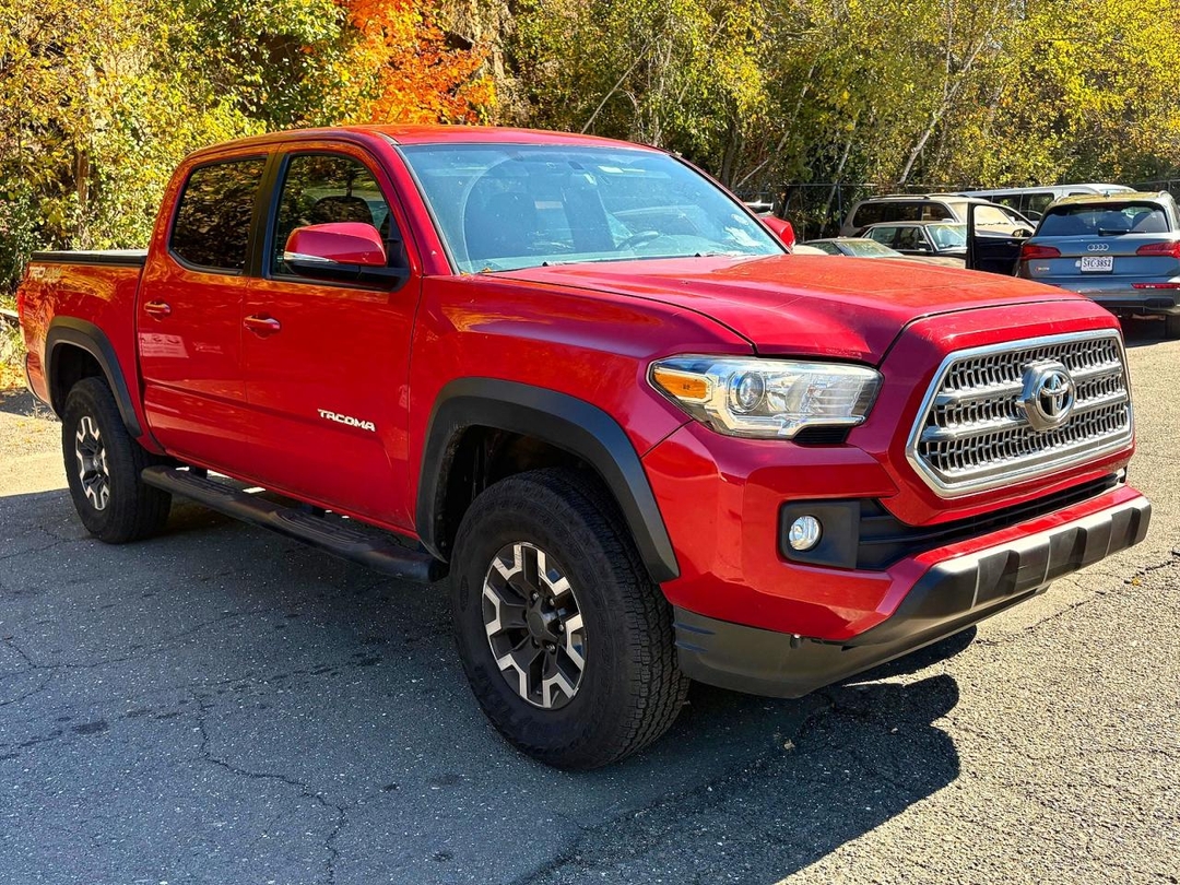 Вид 2017 TOYOTA TACOMA TRD OFF-ROAD, угол 1