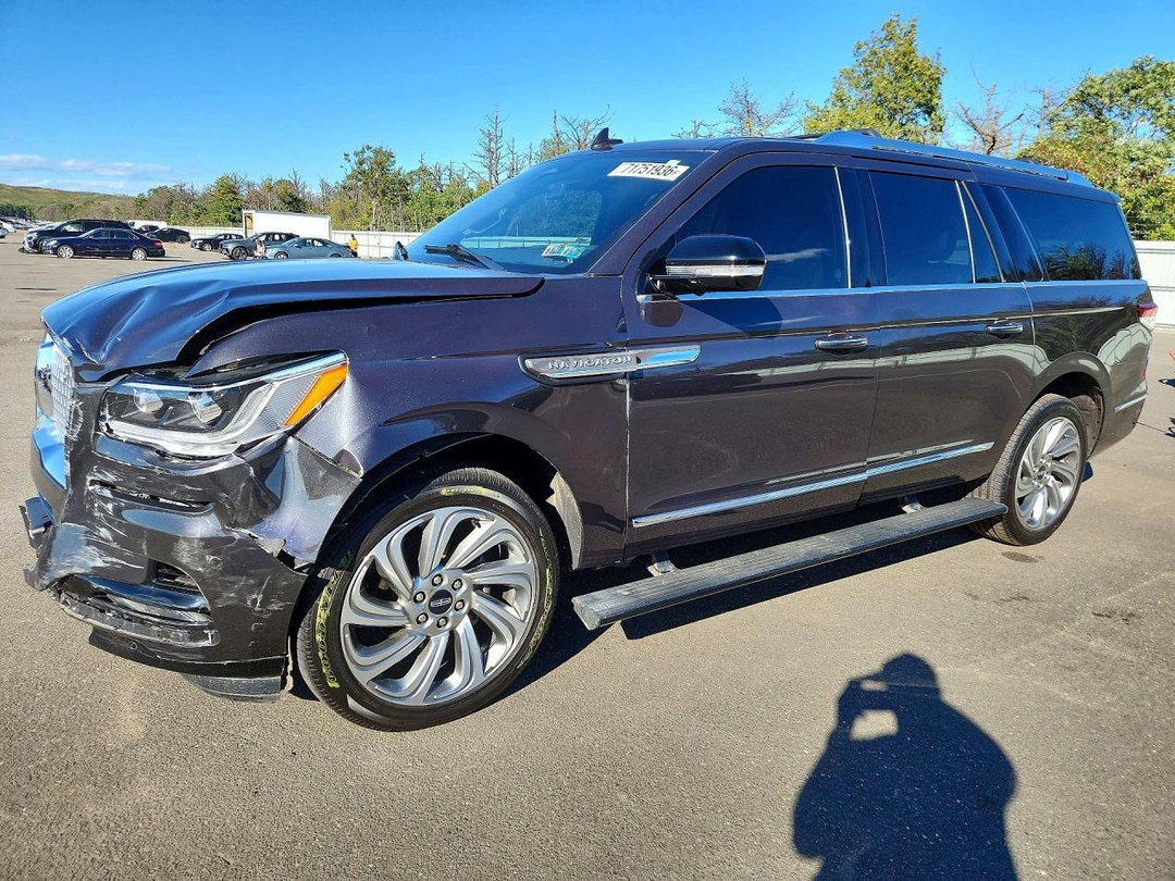 منظر 2023 LINCOLN NAVIGATOR L RESERVE، زاوية 1