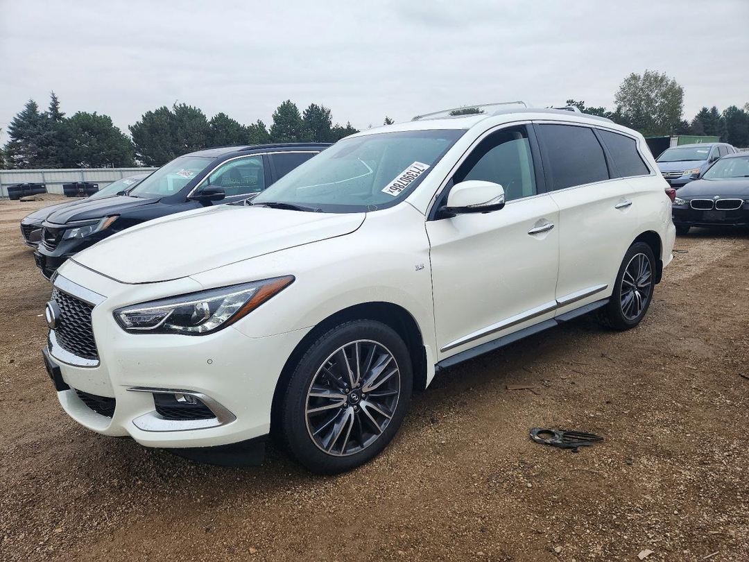 Vue de 2016 INFINITI QX60 BASE, angle 1
