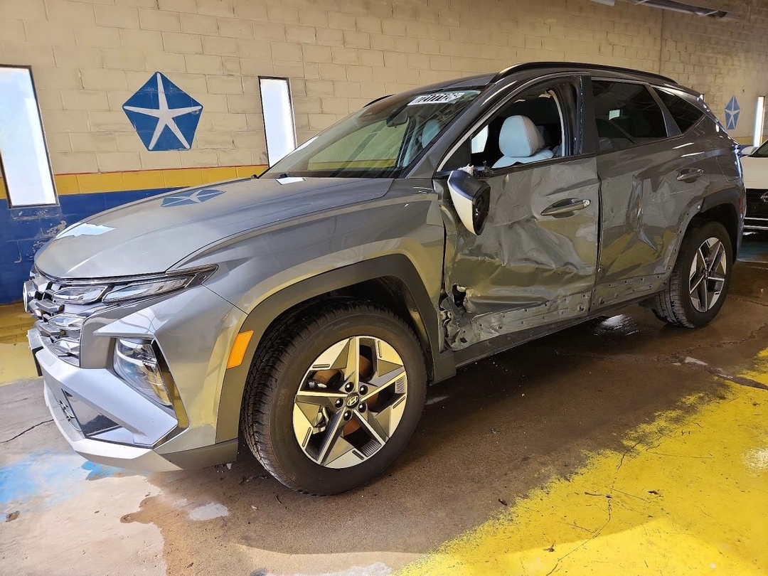 Vue de 2025 HYUNDAI TUCSON SEL, angle 1