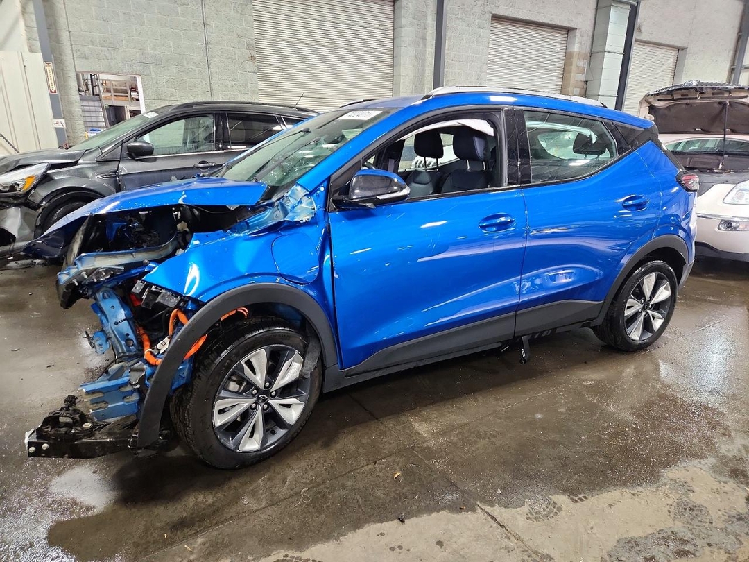 Vue de 2023 CHEVROLET BOLT EUV LT, angle 1