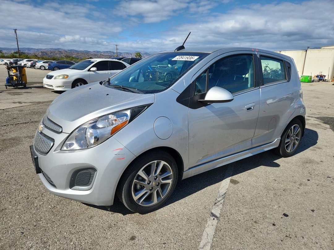 Vue de 2016 CHEVROLET SPARK EV 2LT, angle 1