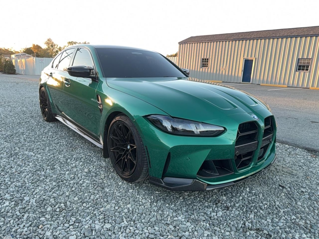 Vue de 2025 BMW M3 COMPETITION, angle 1