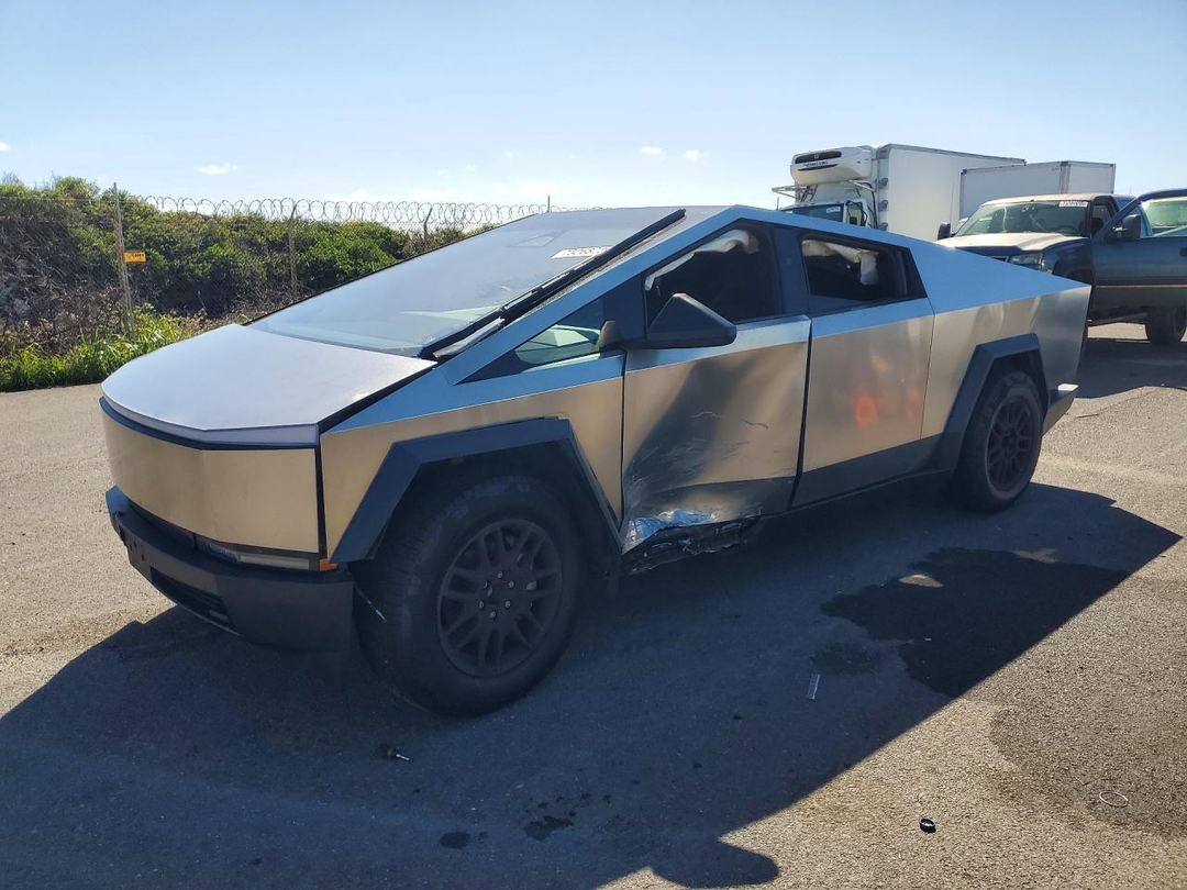 Вид 2024 TESLA CYBERTRUCK, угол 1