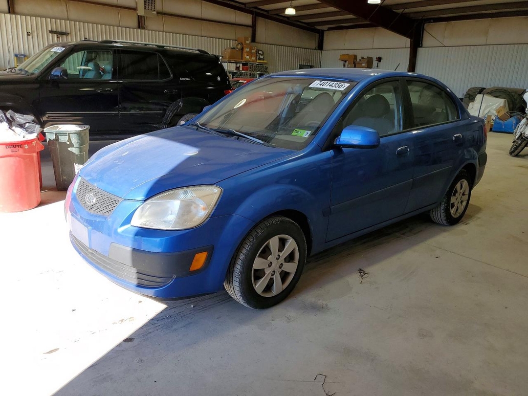 Вид 2008 KIA RIO BASE, угол 1