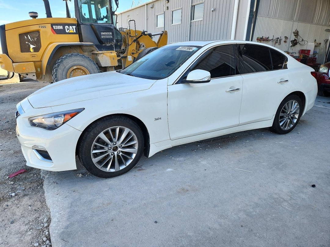 Вид 2019 INFINITI Q50 3.0T LUXE, угол 1